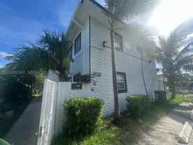 3128 Sw 12th Pl #3 - Photo 1 of 1