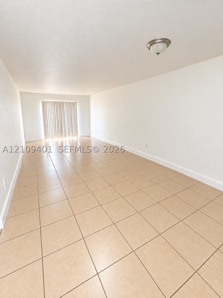 18200 Nw 20th Ave #28 - Photo 3 of 8
