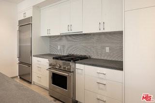 617 Rose Ave - Photo 5 of 8