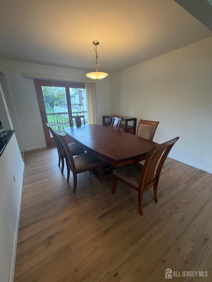 4 Michael Ave - Photo 4 of 20