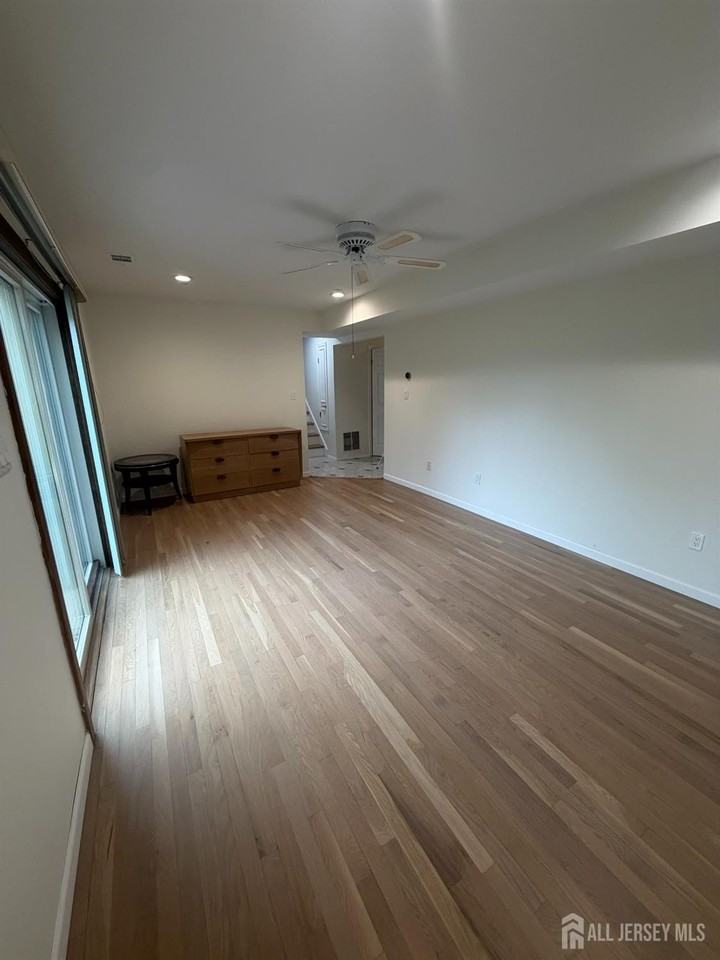 4 Michael Ave - Photo 6 of 20