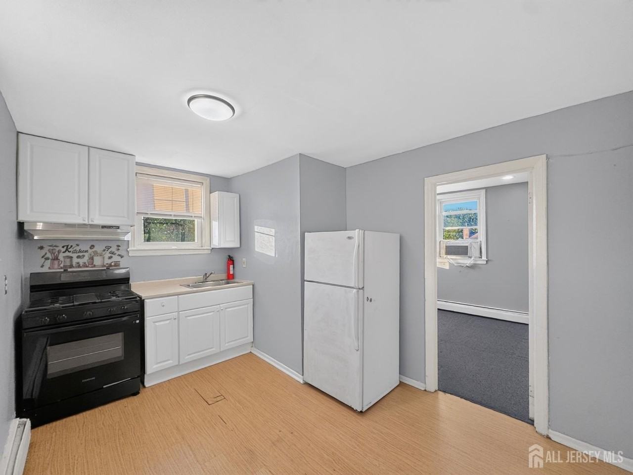 725 Parker St #3 - Photo 4 of 7