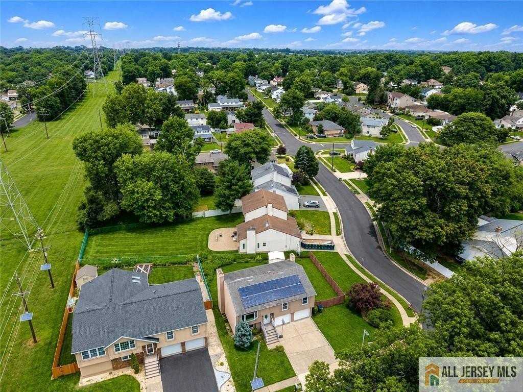 66 Edison Ave - Photo 3 of 24