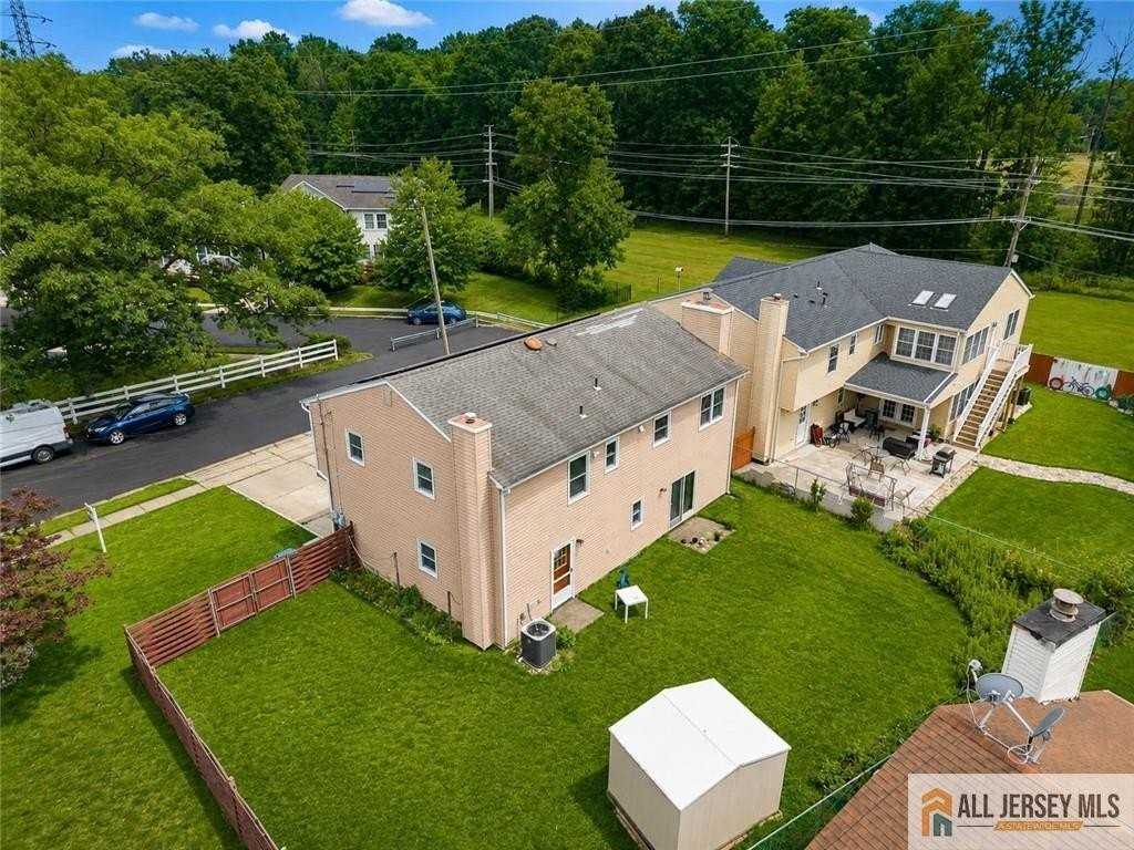 66 Edison Ave - Photo 4 of 24
