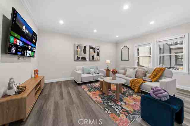 569 Lincoln Ave #8 - Photo 5 of 8
