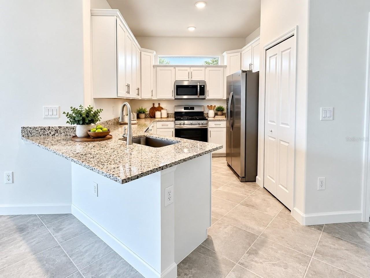 15406 Sunny Day Dr - Photo 2 of 30