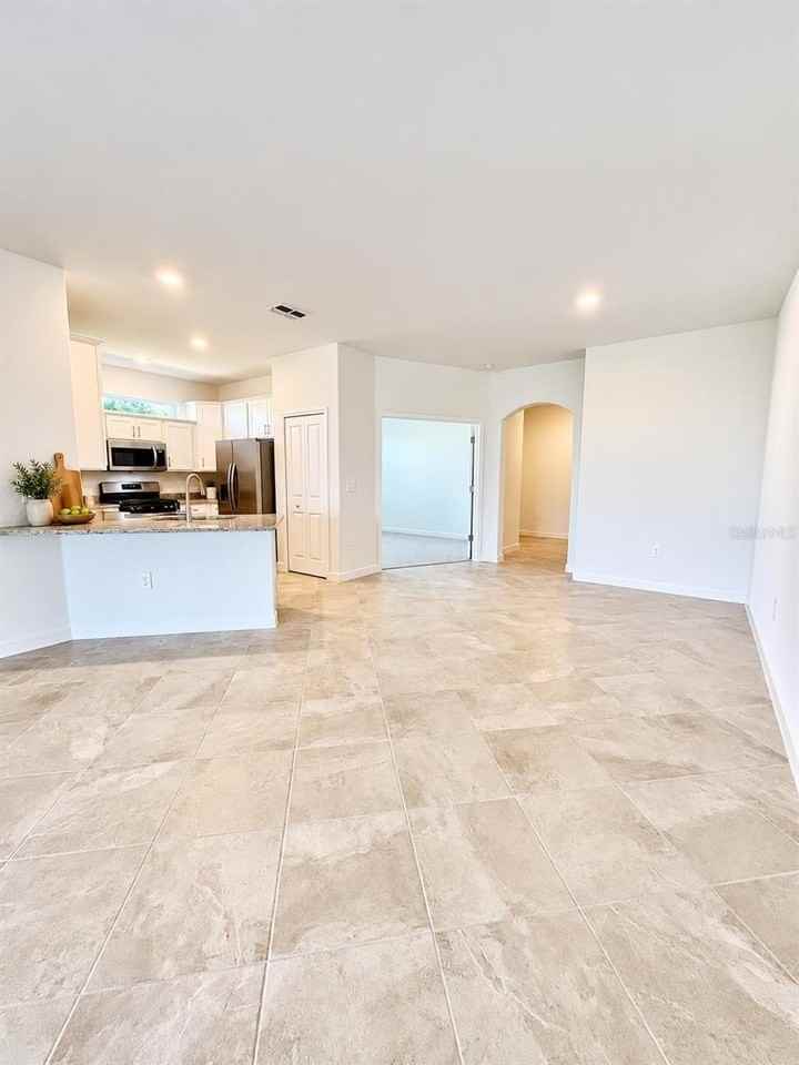 15406 Sunny Day Dr - Photo 4 of 30
