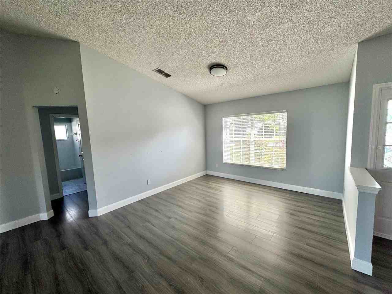 25325 River Crest Dr - Photo 4 of 18