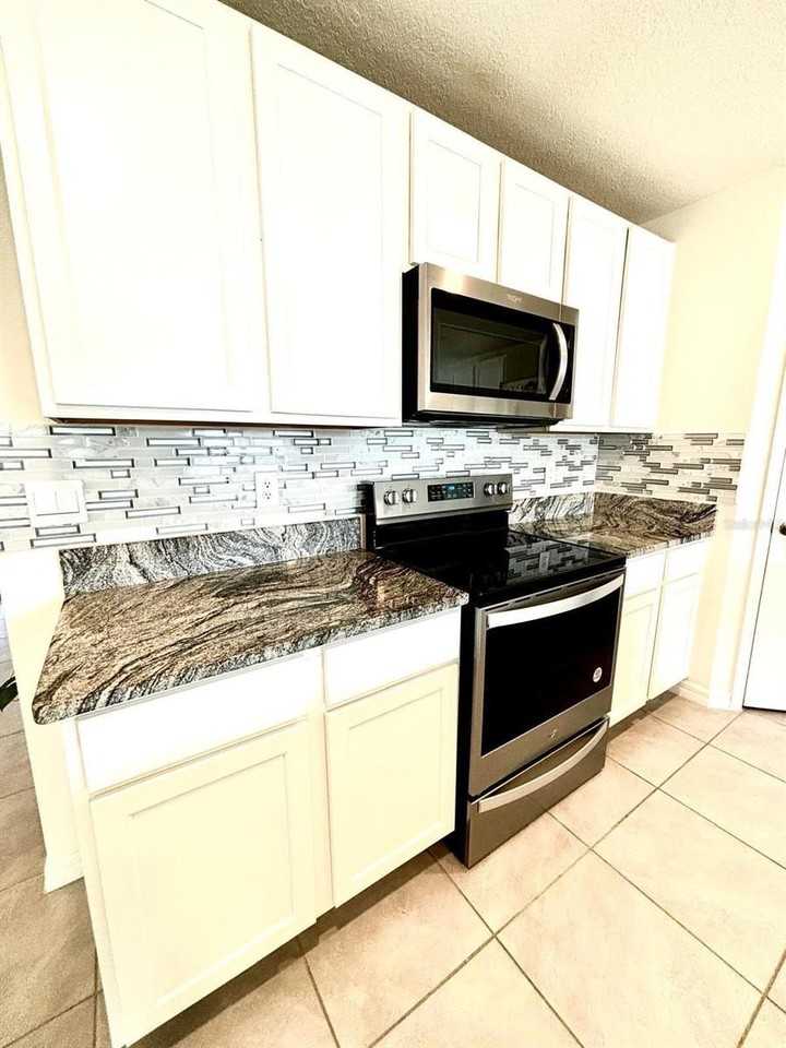 2174 Nw 246th Ter - Photo 3 of 7