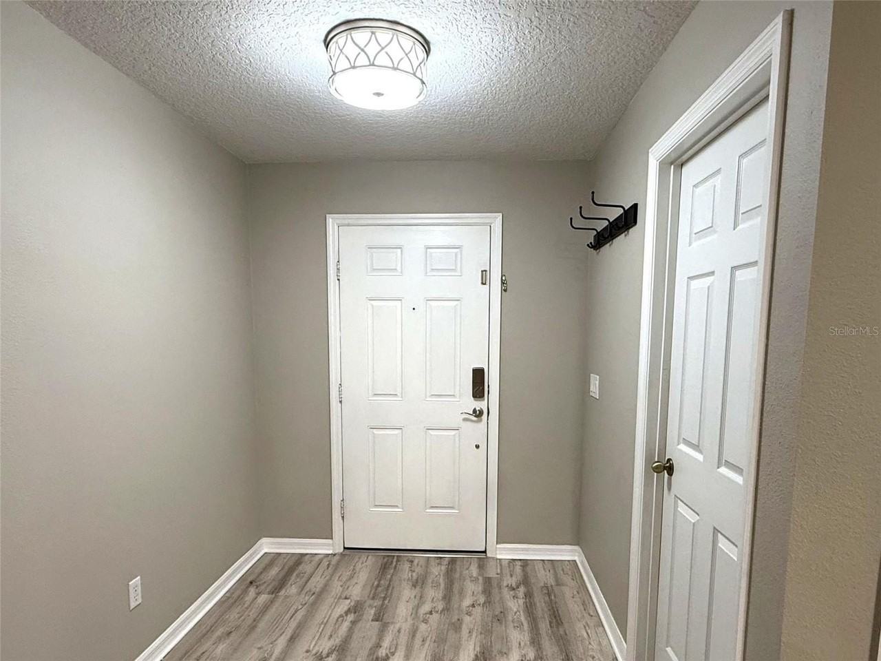 1331 Bella Coola Dr - Photo 2 of 22