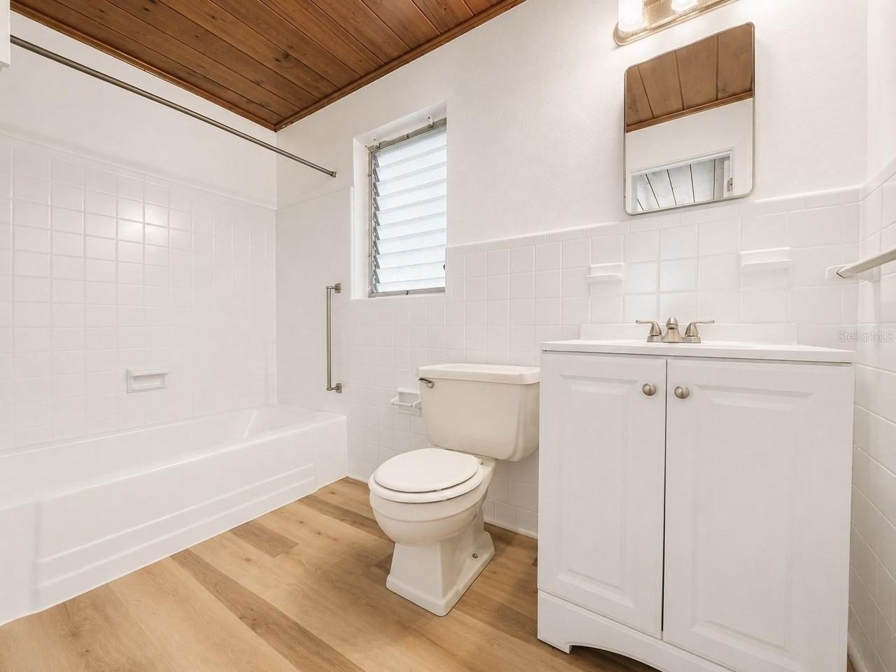 501 Avenue G Se #B - Photo 6 of 8