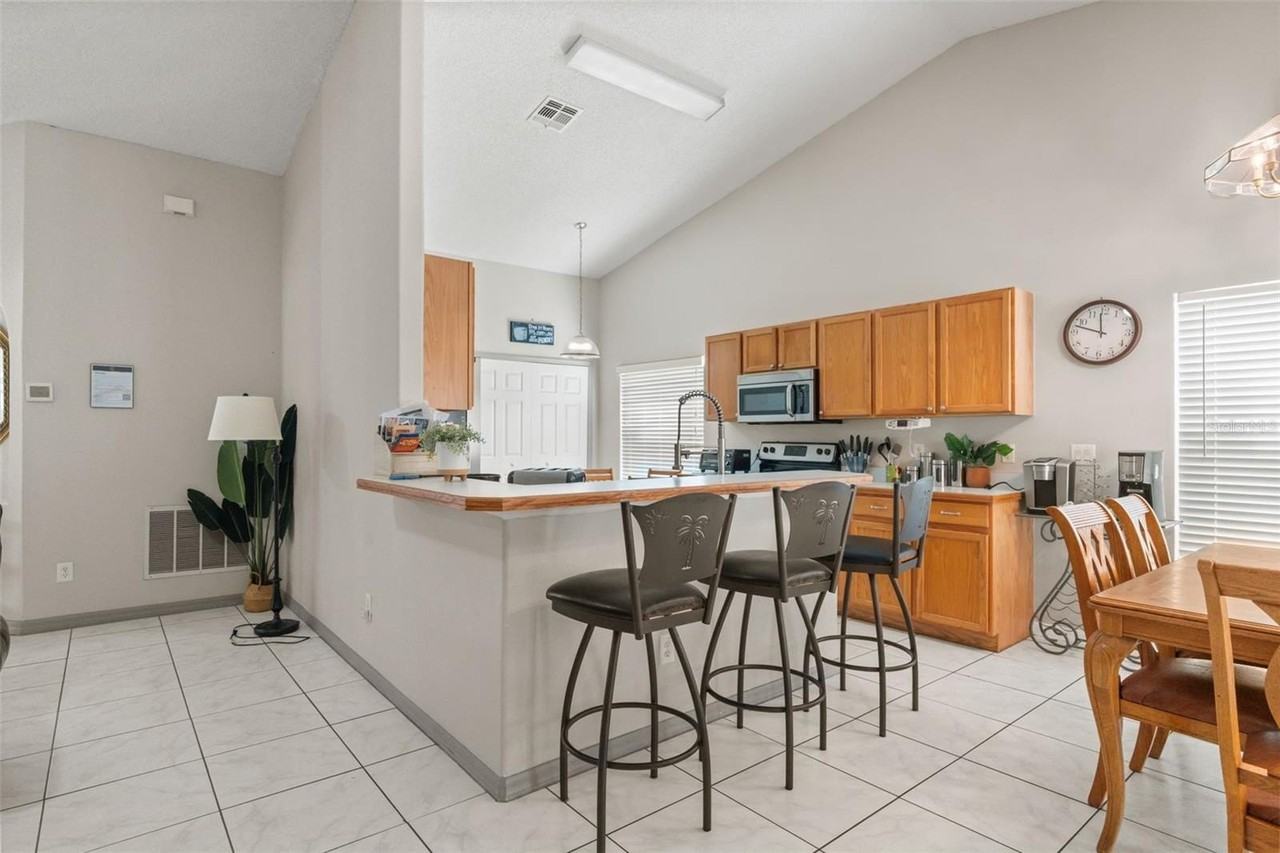 2651 Autumn Creek Cir - Photo 7 of 28