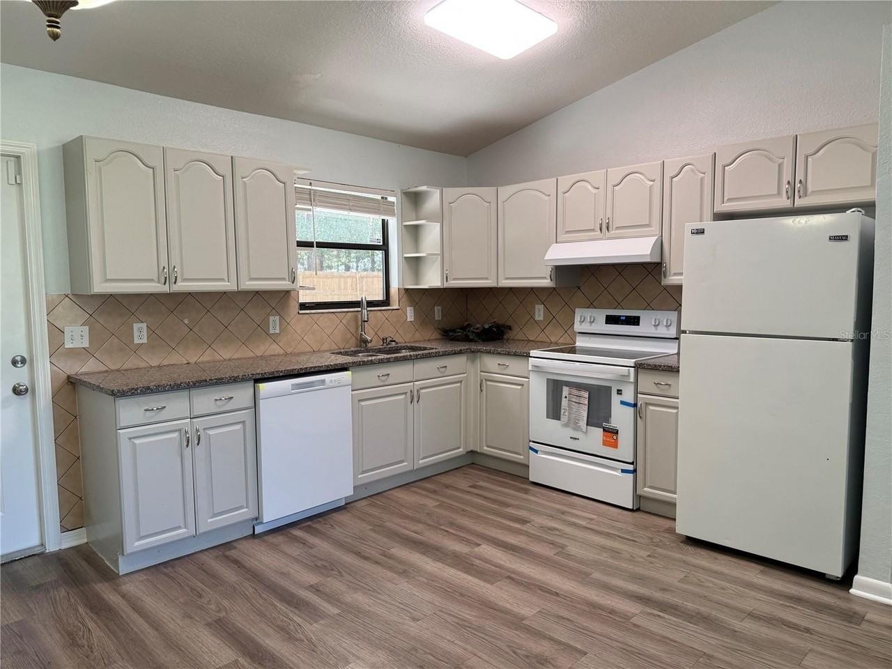 4802 Nw 61st Ave - Photo 3 of 11
