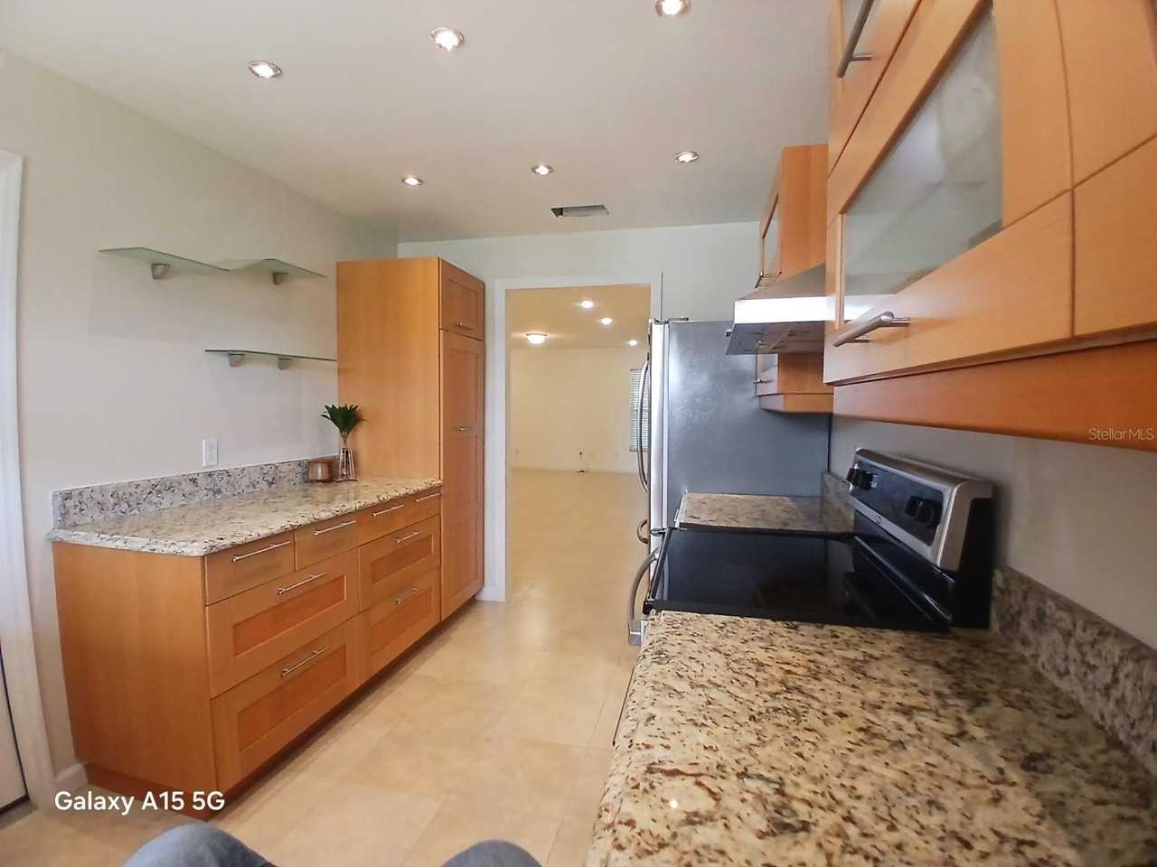 483 Eliza Ct - Photo 3 of 17