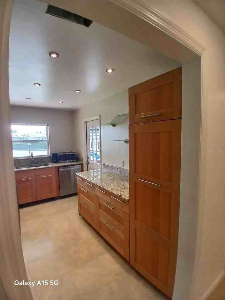 483 Eliza Ct - Photo 4 of 17