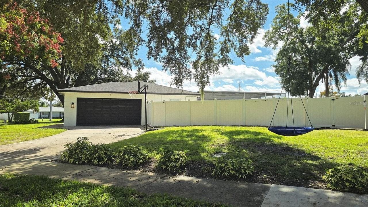 324 Westchester Dr - Photo 2 of 50