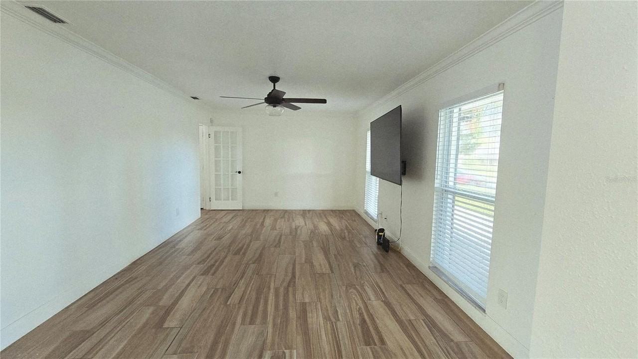324 Westchester Dr - Photo 7 of 50
