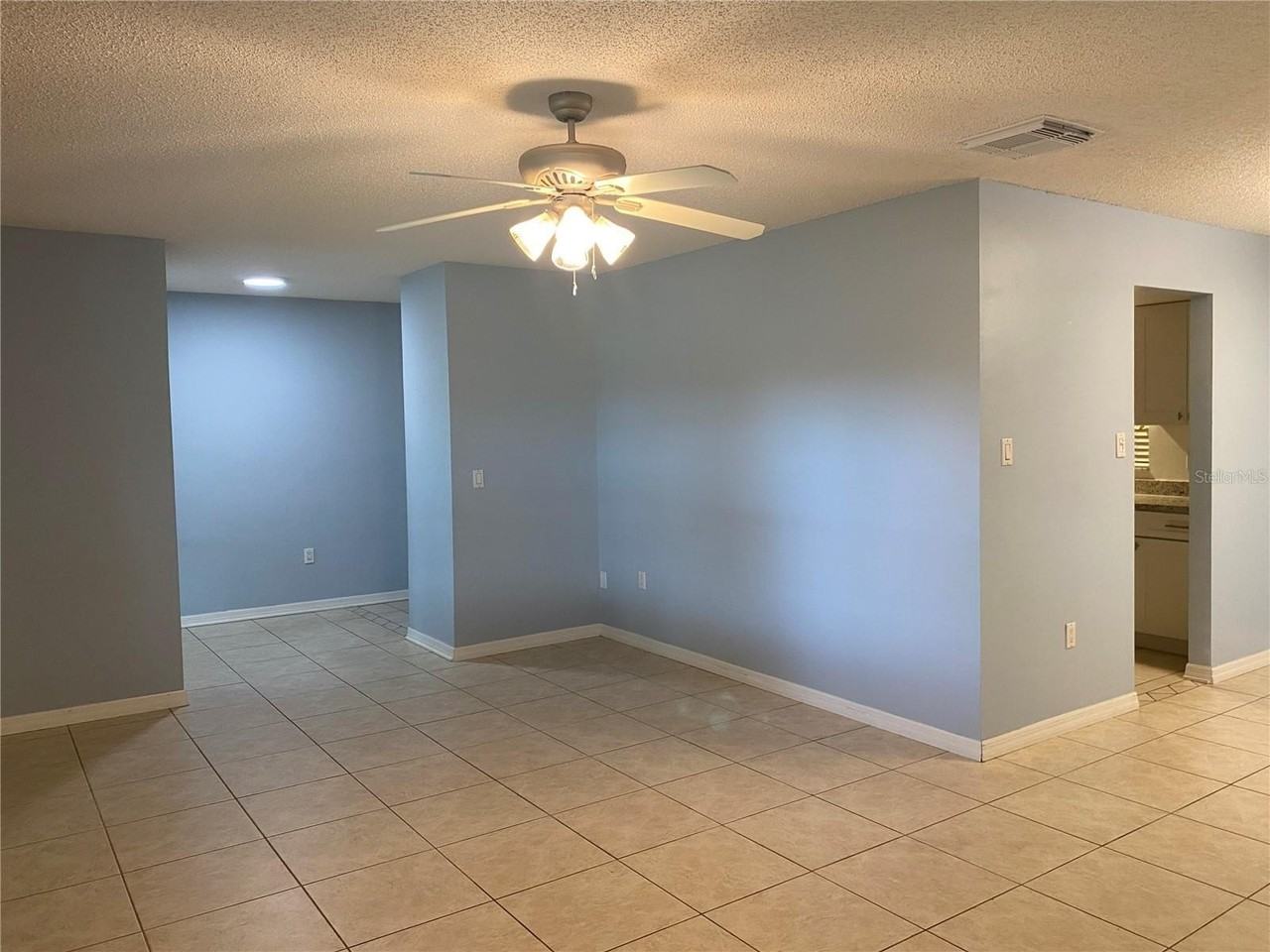 8029 Sandberry Blvd - Photo 5 of 29