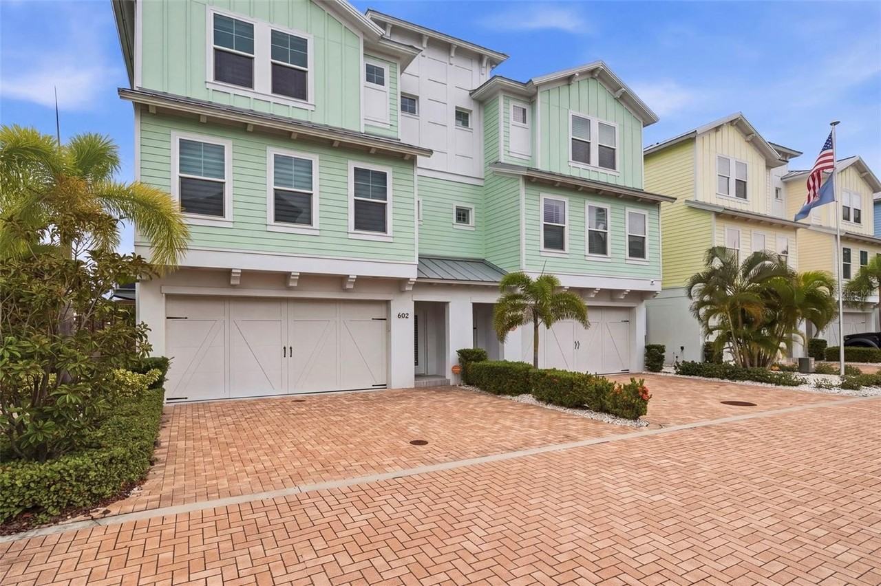 602 Sea Ct - Photo 2 of 50