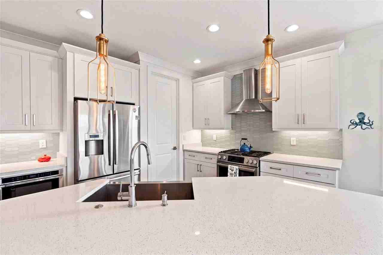 602 Sea Ct - Photo 6 of 50