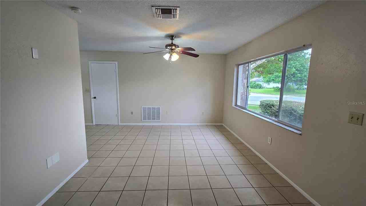 12817 Woodbine Dr - Photo 2 of 23