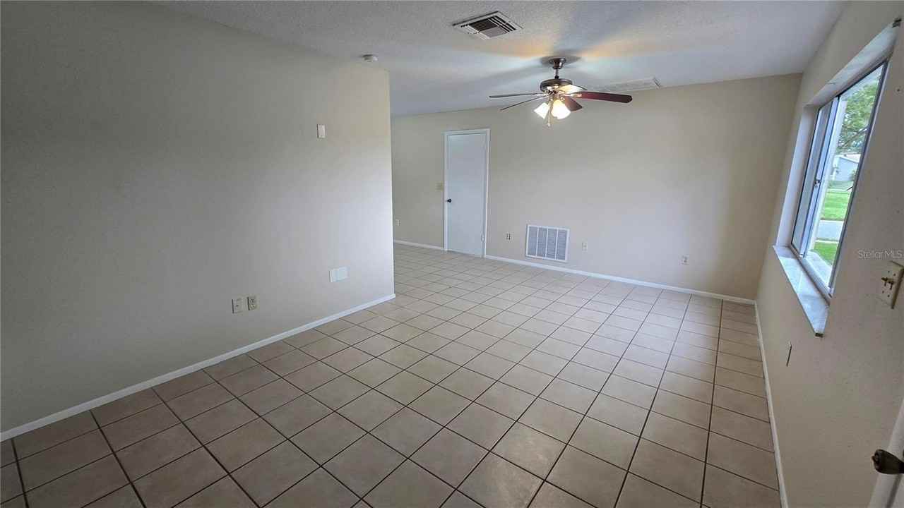 12817 Woodbine Dr - Photo 3 of 23