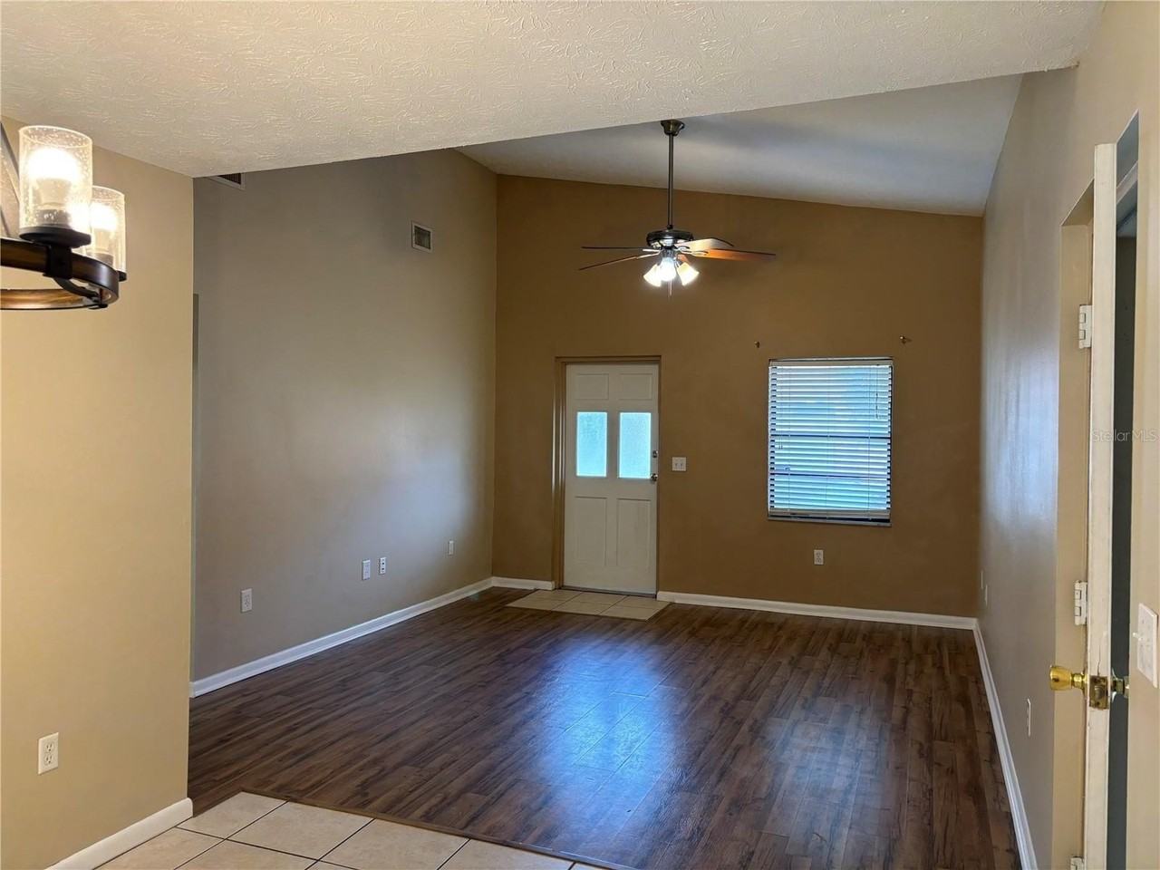 21334 Coakley Ln - Photo 3 of 29