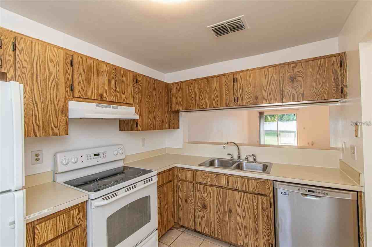 1284 Wickford St - Photo 7 of 13