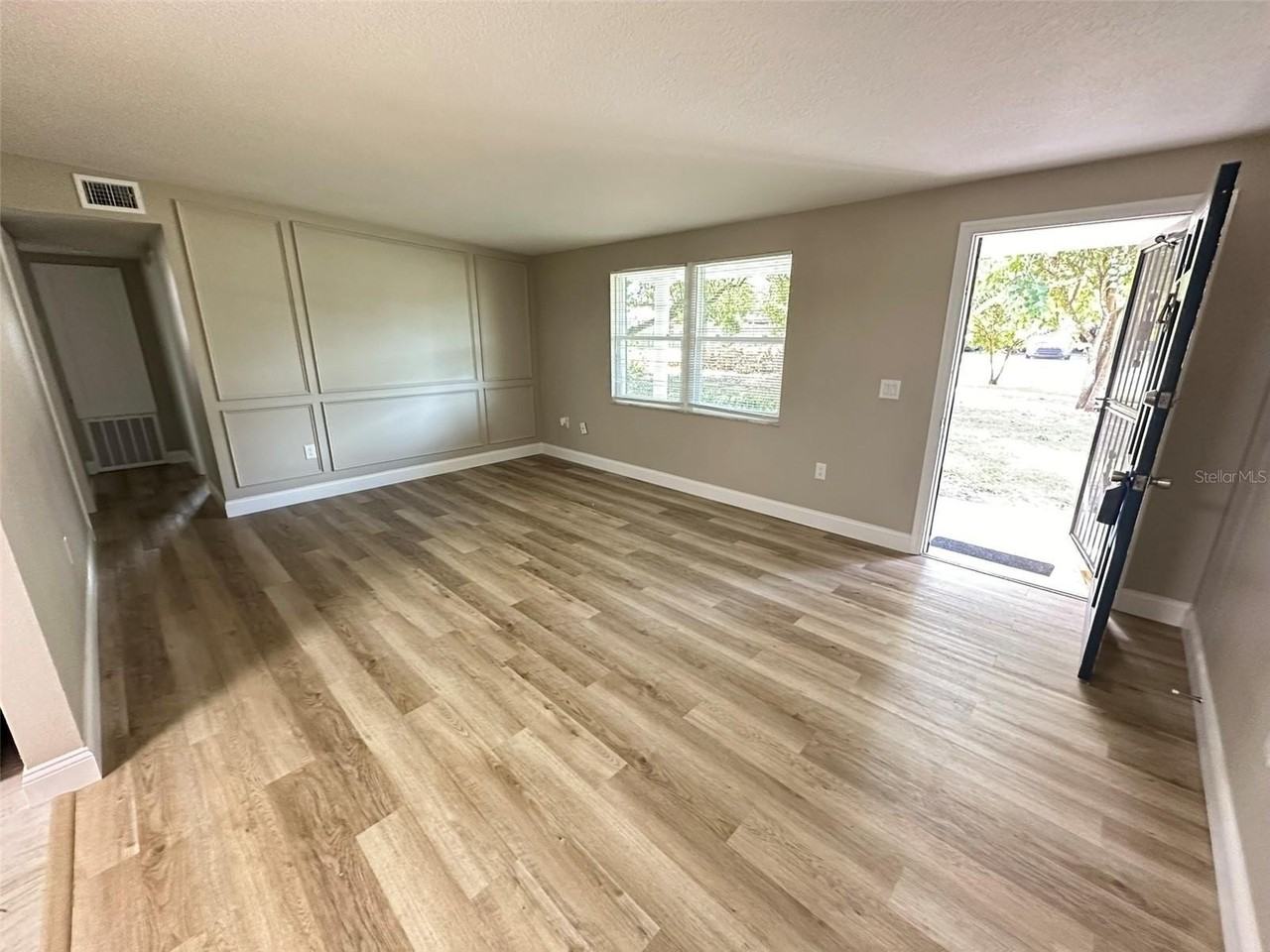 38737 12th Ave - Photo 4 of 23