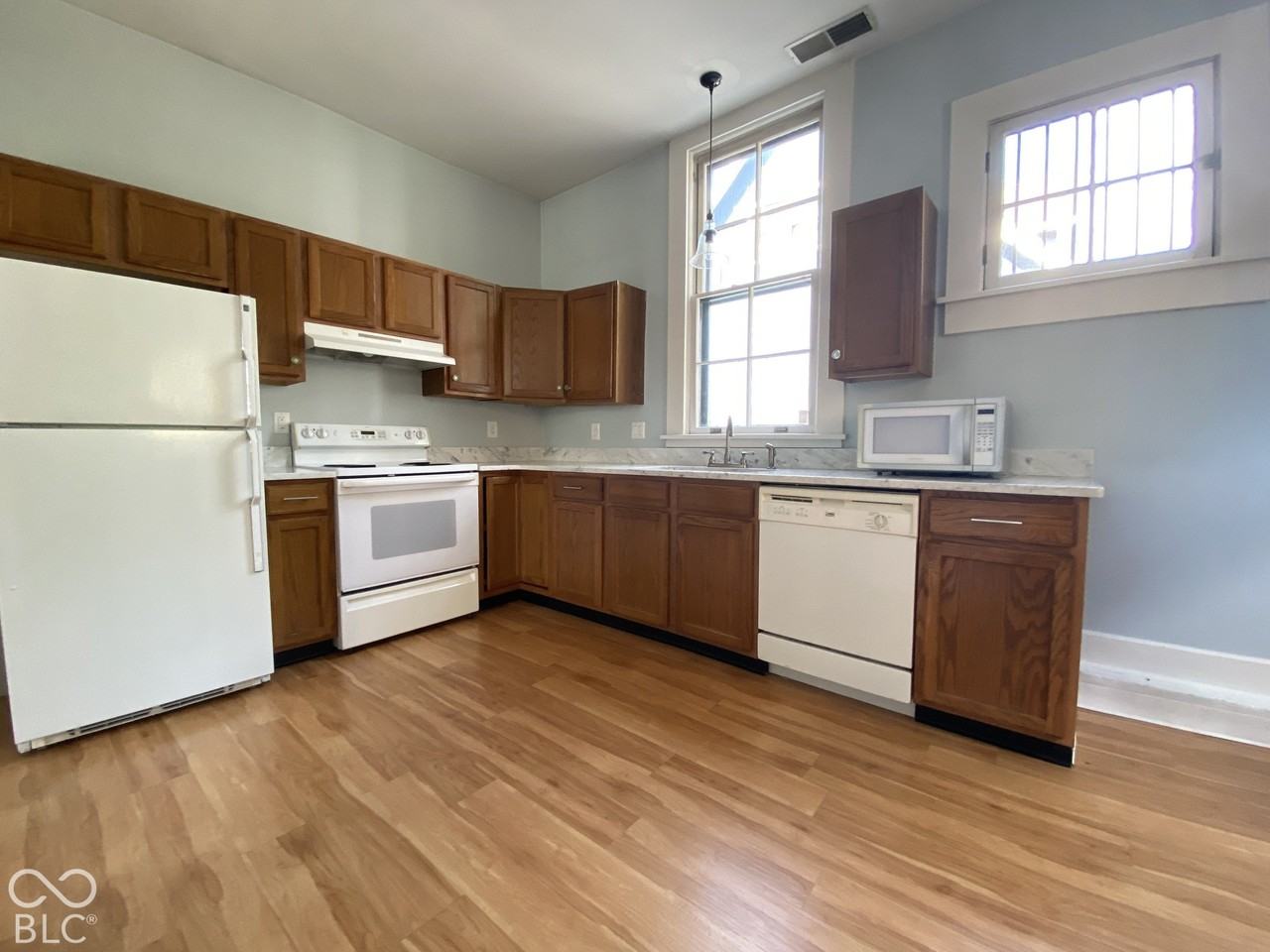 612 E 13th St - Photo 3 of 12
