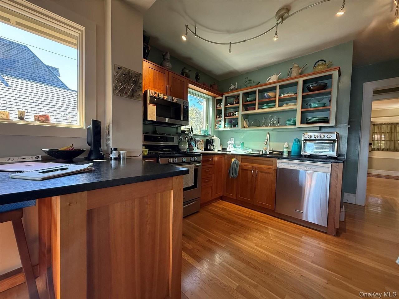 93 Piermont Ave - Photo 6 of 22