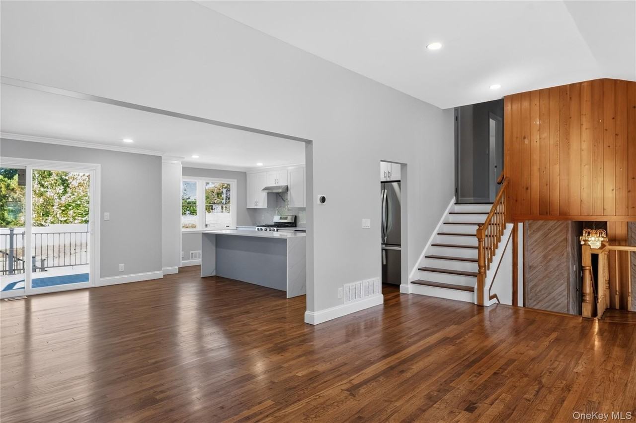 221 Falmouth Rd - Photo 5 of 37