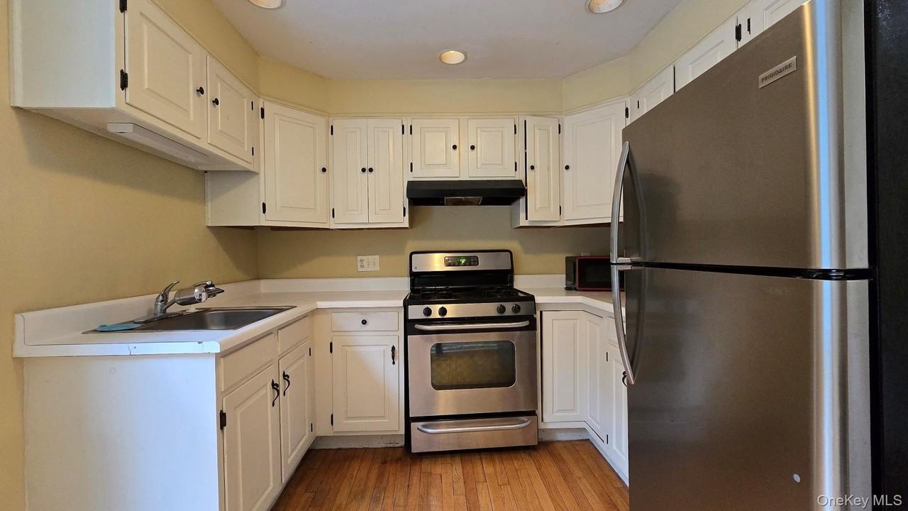 19 South St #B - Photo 4 of 14