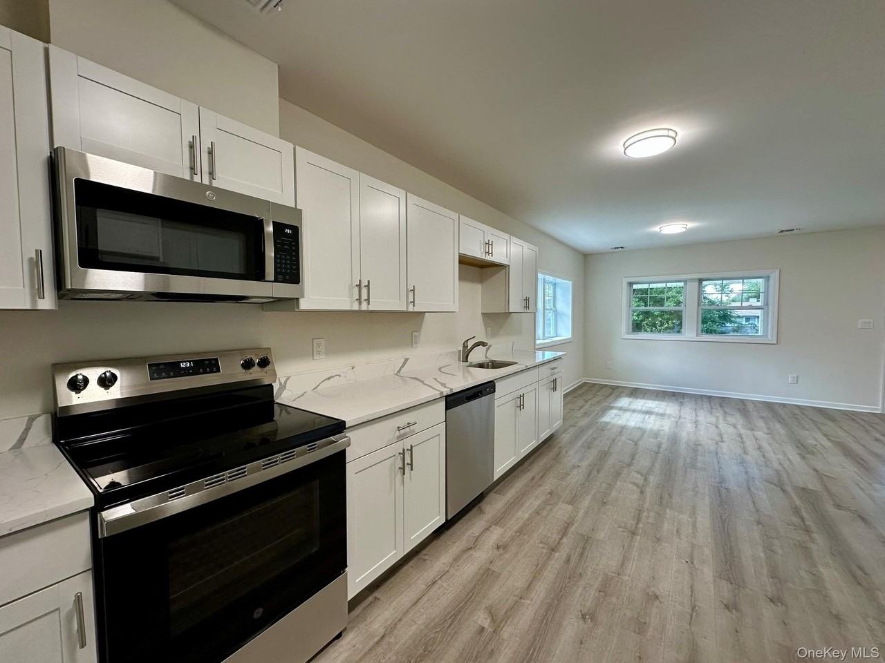 125 W Main St - Photo 4 of 20