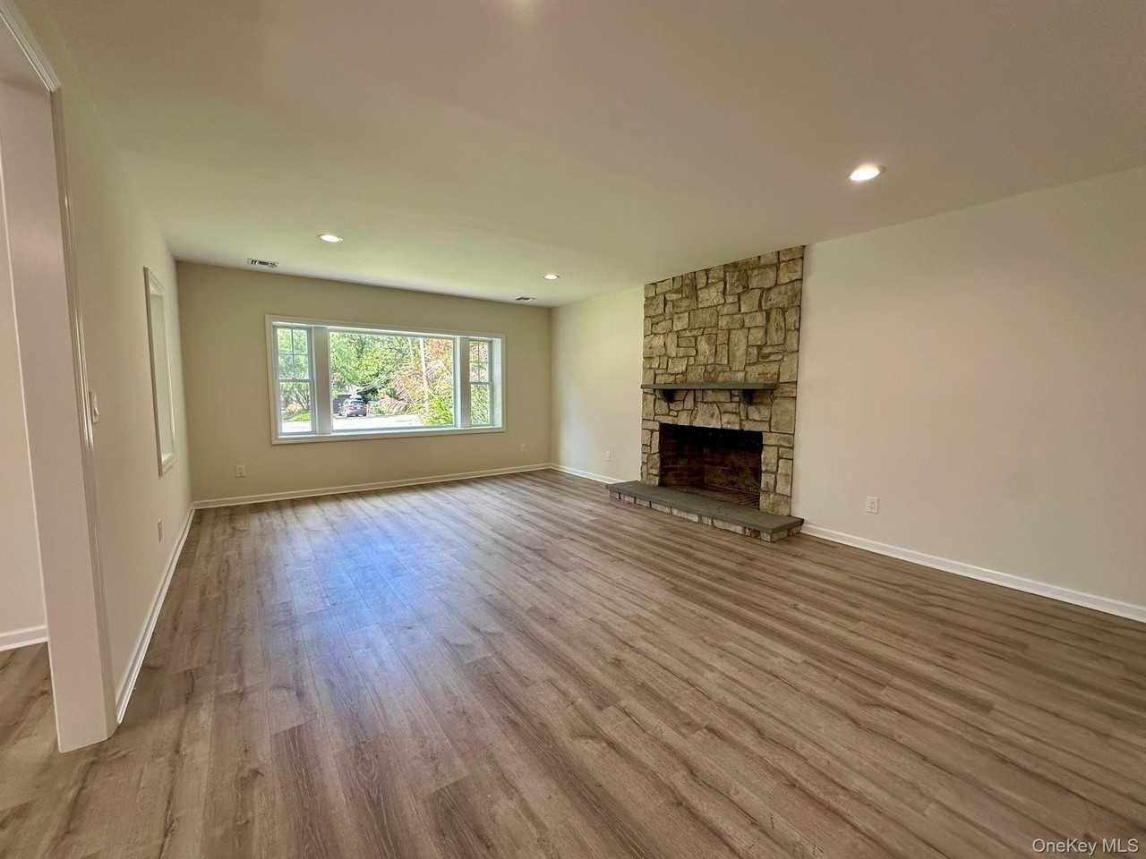 125 W Main St - Photo 6 of 20