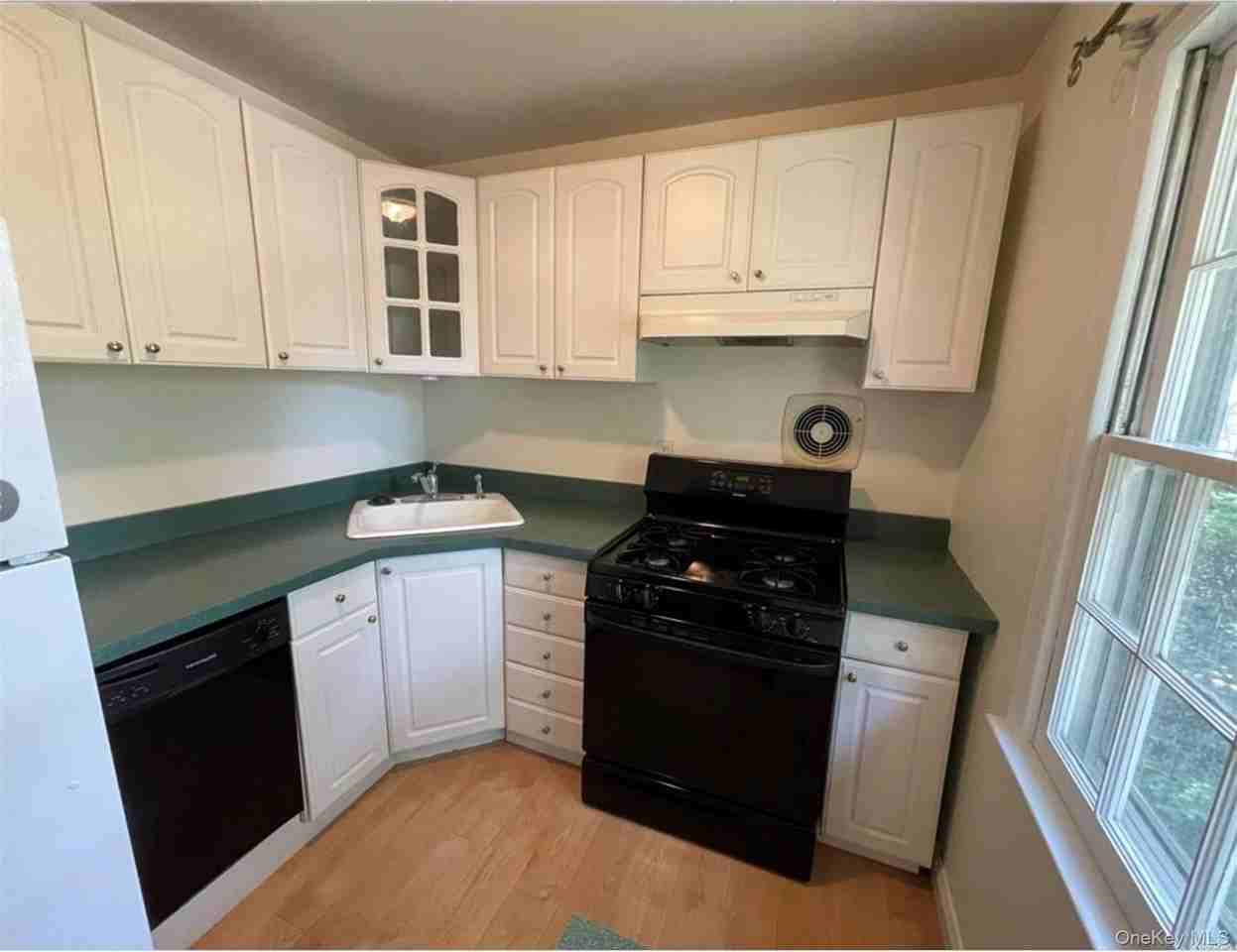 244 Berry Hill Rd - Photo 6 of 14