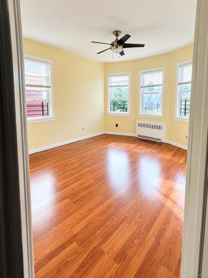 51 Howard Pkwy - Photo 2 of 8