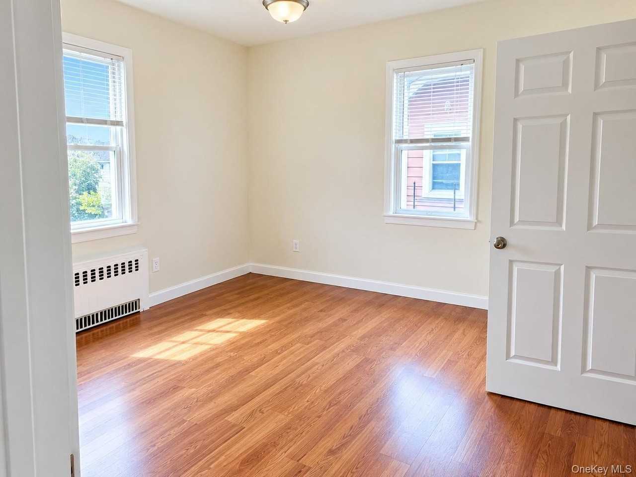 51 Howard Pkwy - Photo 3 of 8