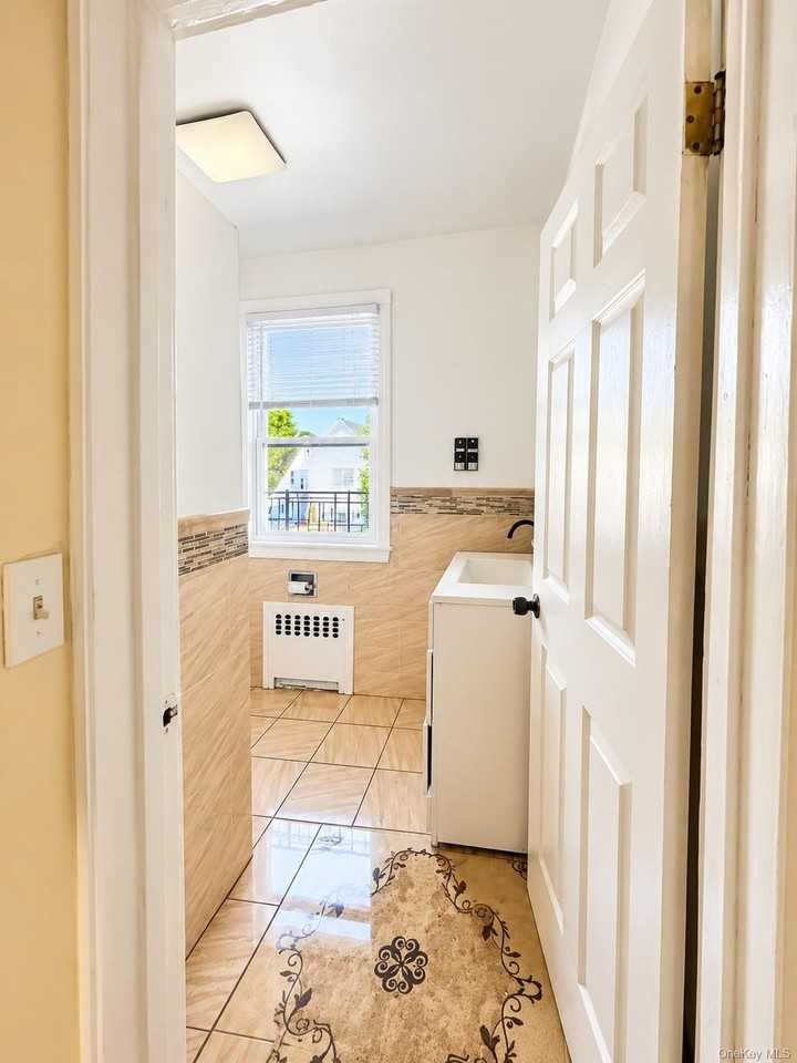 51 Howard Pkwy - Photo 4 of 8