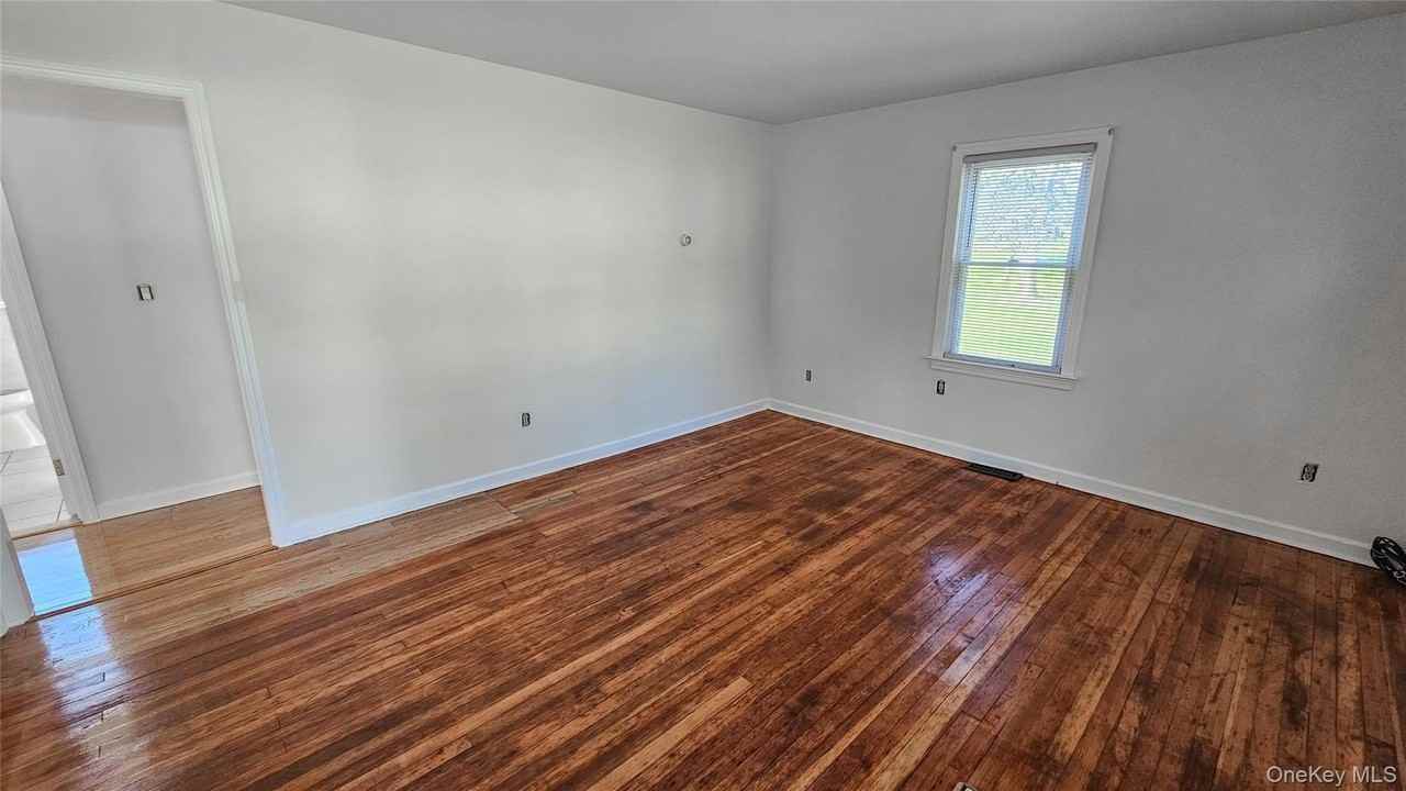 41 Birdsall Ave - Photo 2 of 13