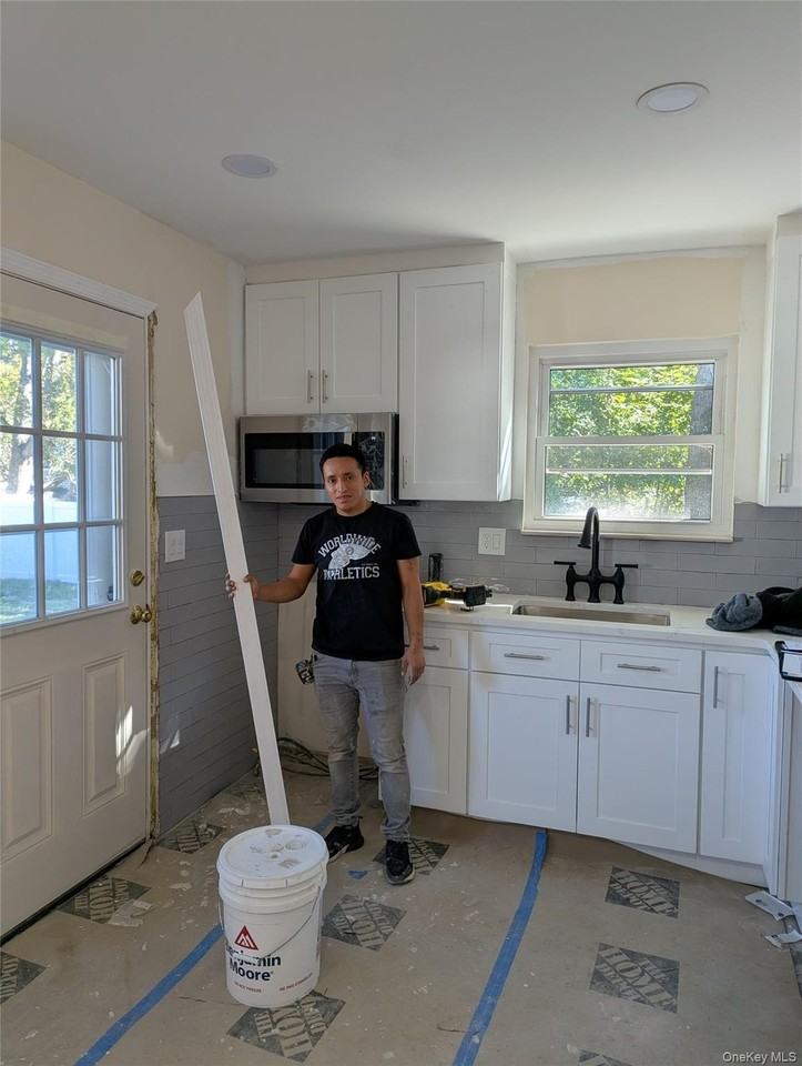 423 Clarice Blvd - Photo 2 of 18