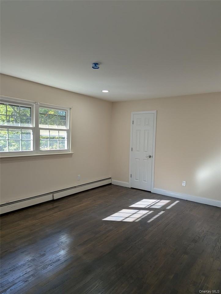 423 Clarice Blvd - Photo 6 of 18