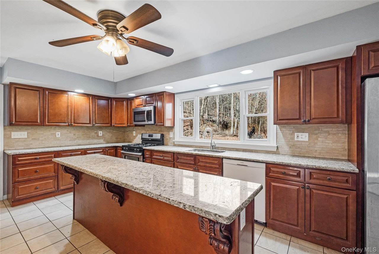 217 Orange Tpke - Photo 2 of 15