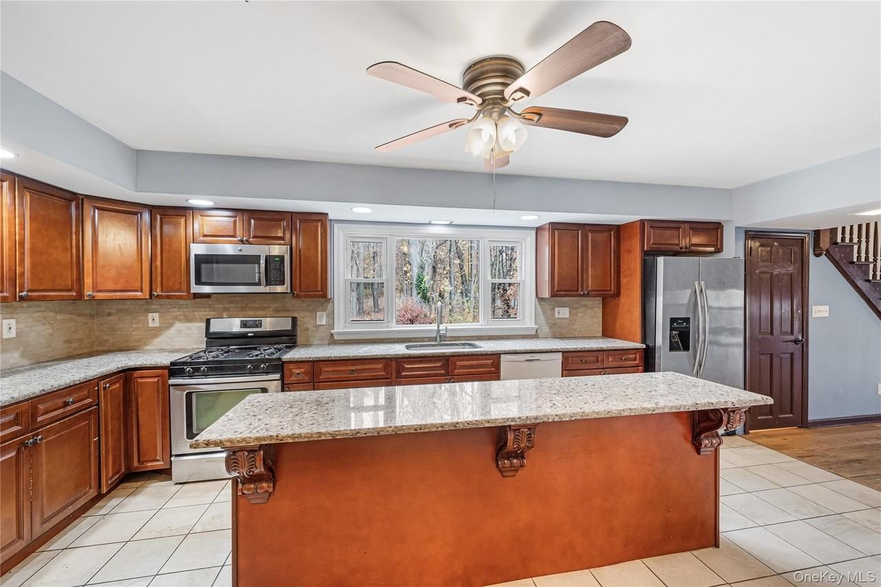 217 Orange Tpke - Photo 3 of 15