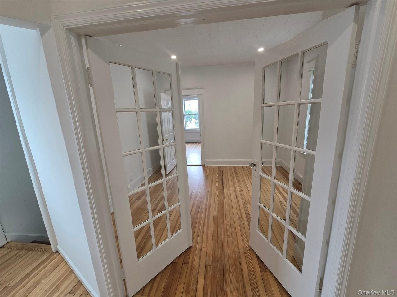 69 N Ocean Ave - Photo 5 of 16