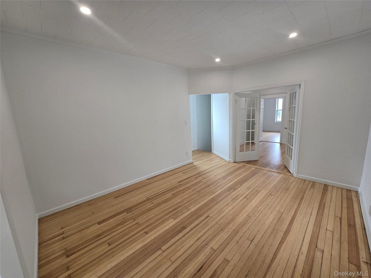69 N Ocean Ave - Photo 7 of 16