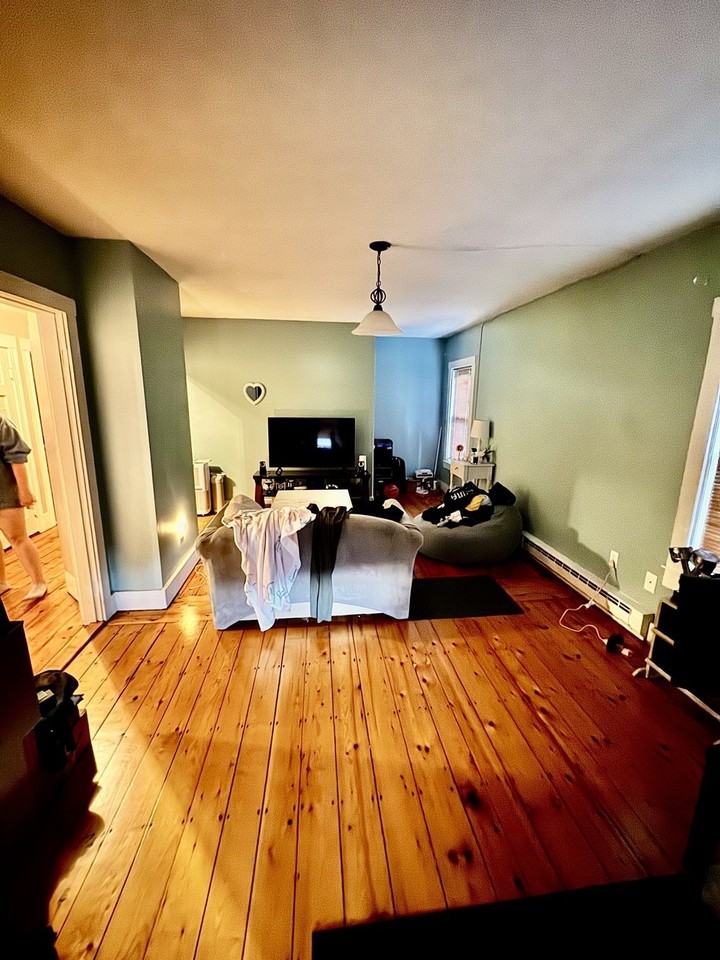 478 Main St #B - Photo 2 of 15