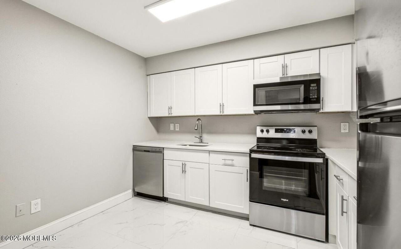 7 Northrup Dr - Photo 3 of 9