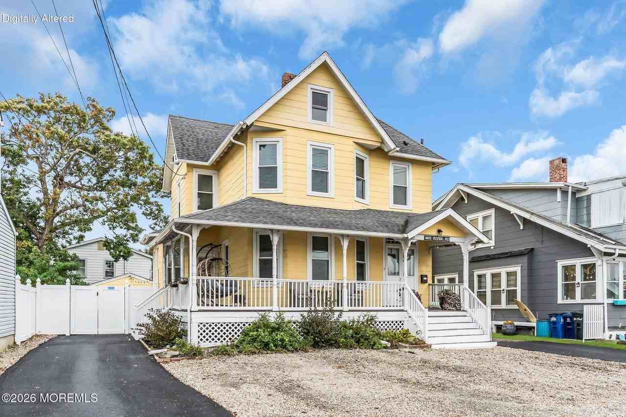 1607 River Rd - Photo 2 of 50