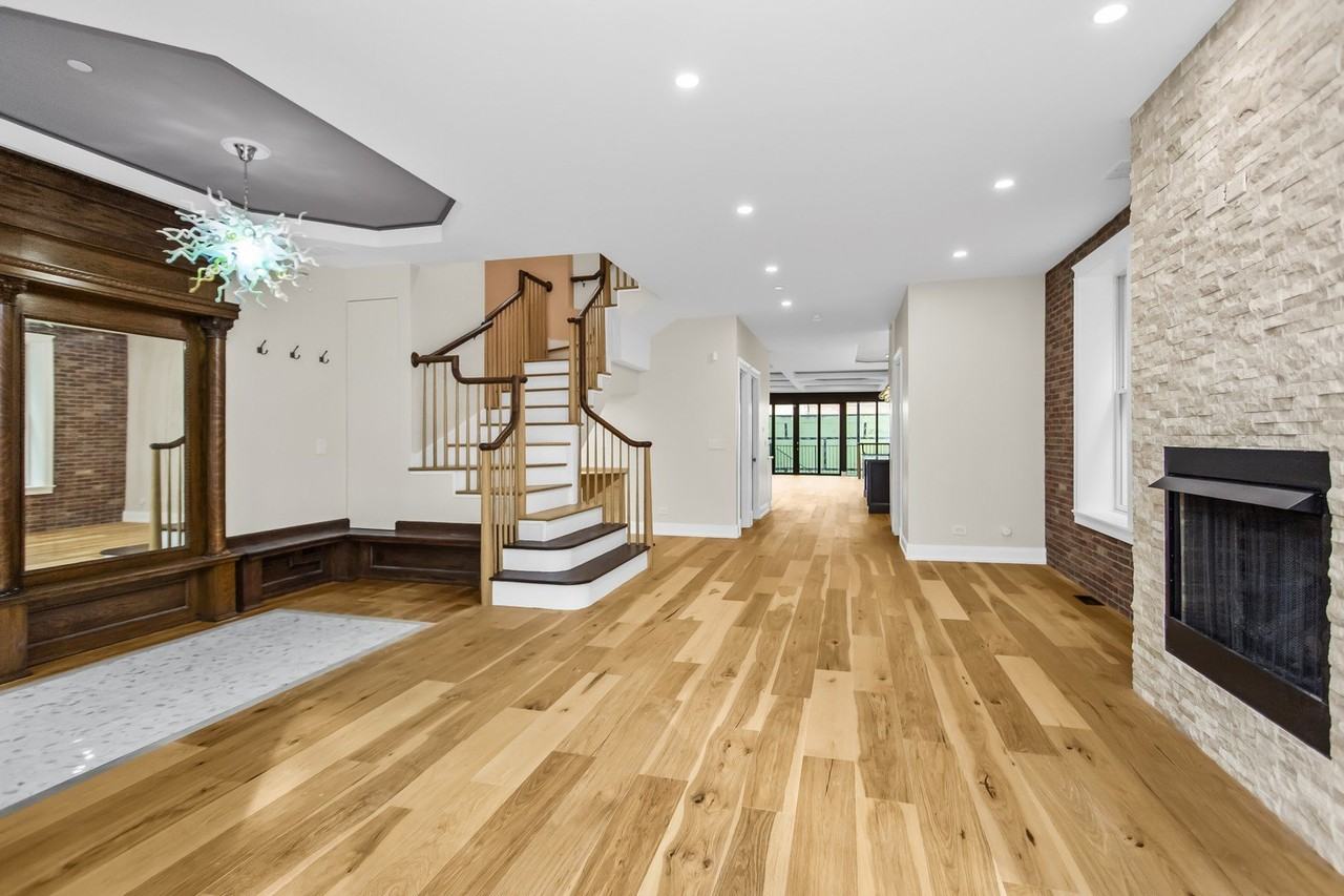 1230 W Newport Ave - Photo 4 of 30